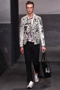 复古风潮下的现代演绎 2017春夏伦敦男装周Coach秀场回顾